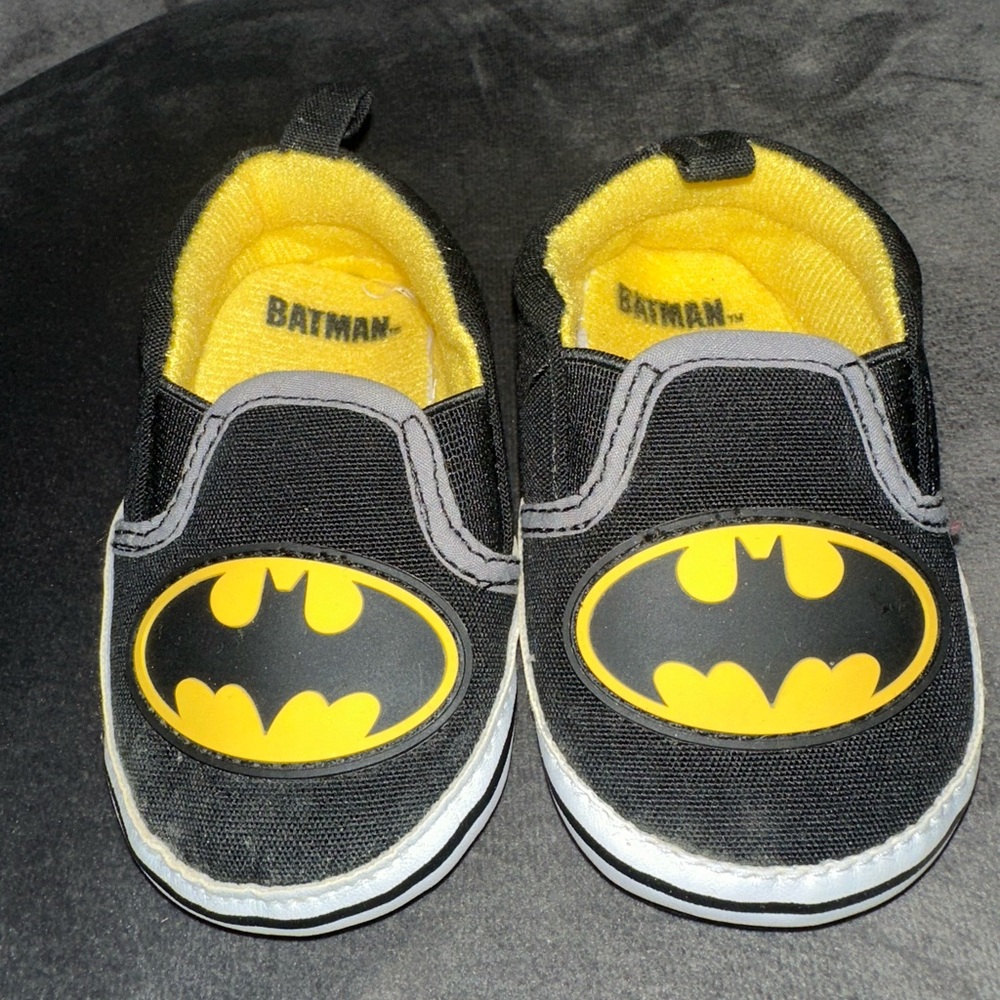 EUC | Infant shoes | Batman | 6-9 Months